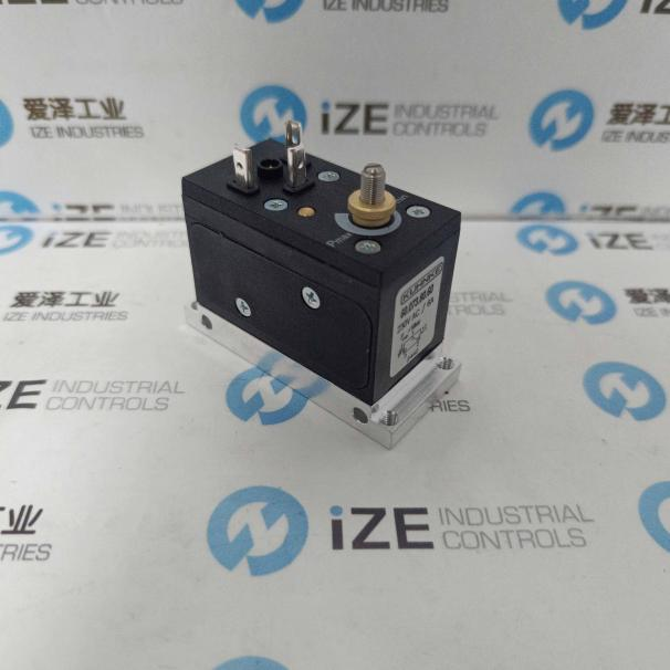 KUHNKE壓力開關(guān)60.073.80.60  230V AC 6A 愛澤工業(yè) izeindustries (8)_副本